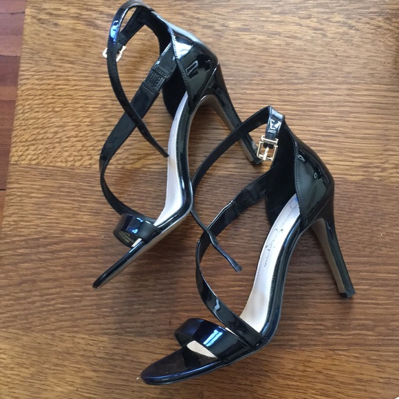 Jessica Simpson black shiny heels - Picture 3 of 3